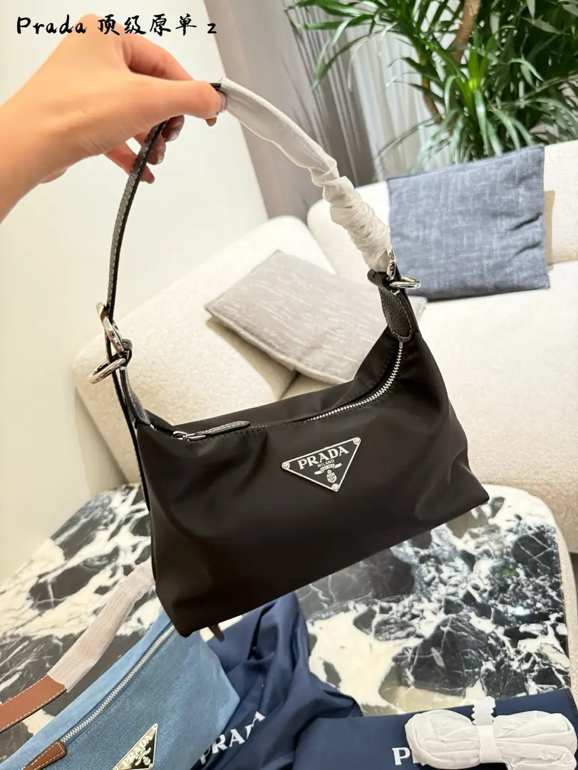 1760-￥| 48.88$PRADA gallery