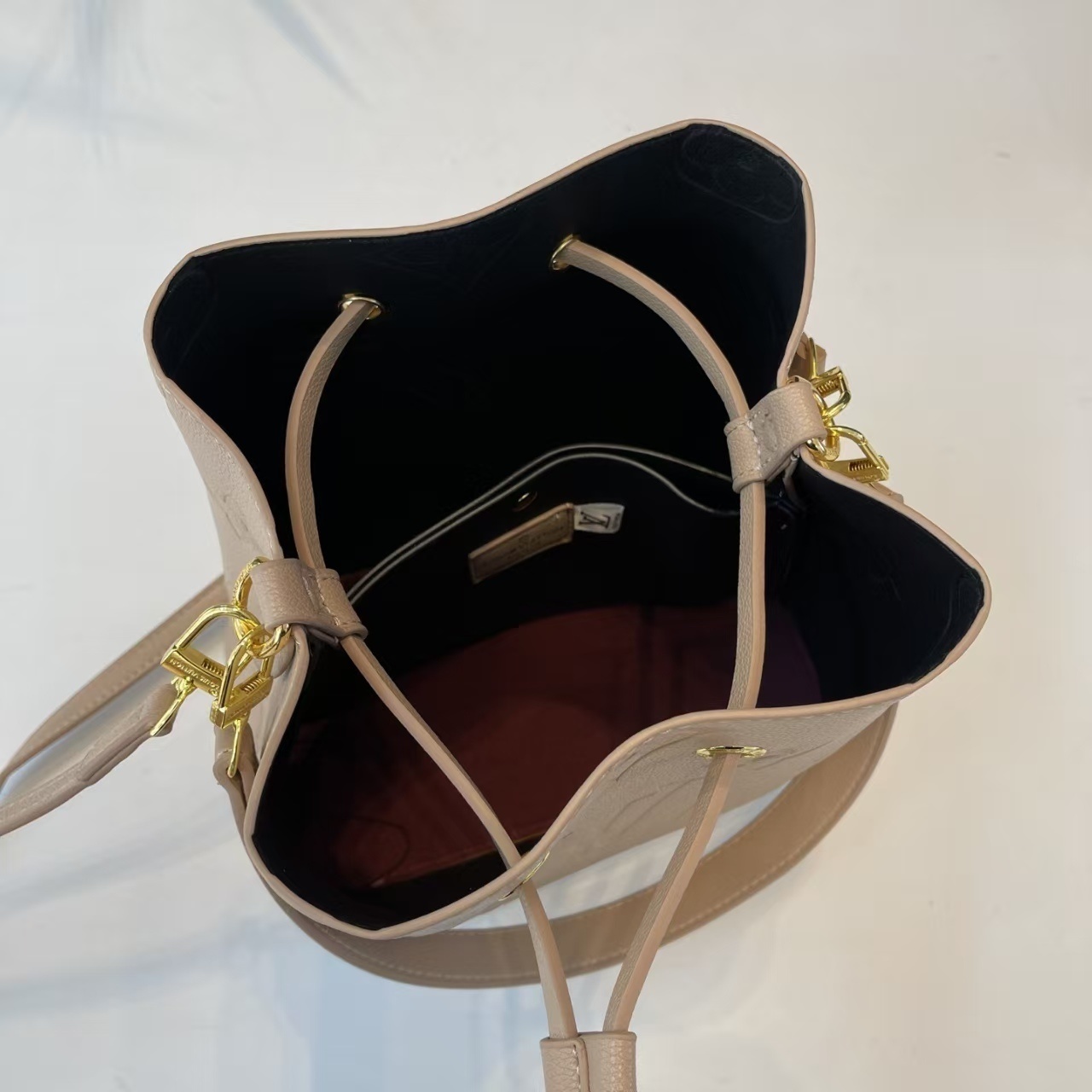 1810-￥| 29.88$LV gallery