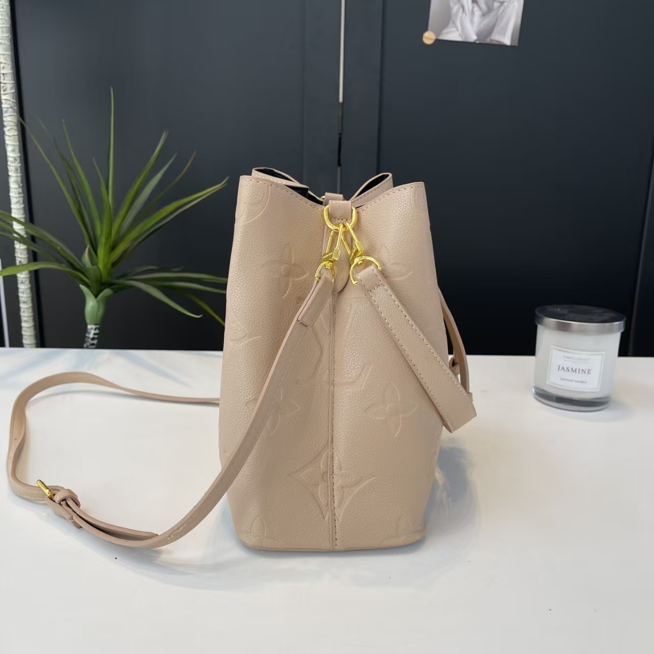 1810-￥| 29.88$LV gallery