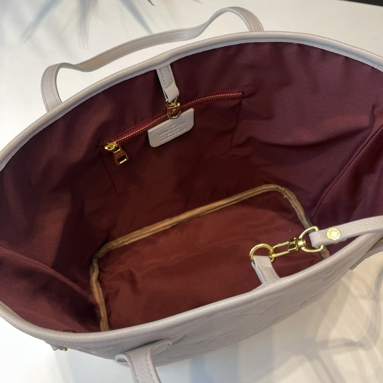 1811-￥| 33.22$LV gallery