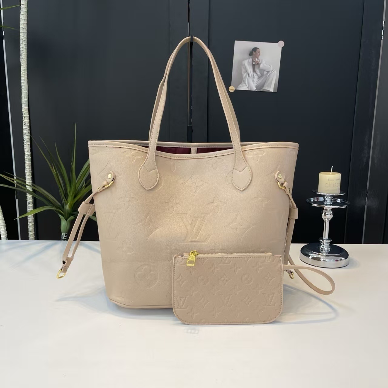 1811-￥| 33.22$LV gallery