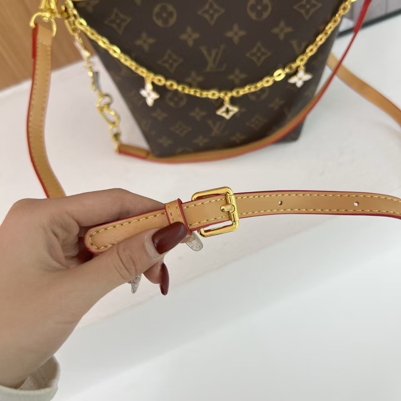 1817-￥| 29.68$LV gallery