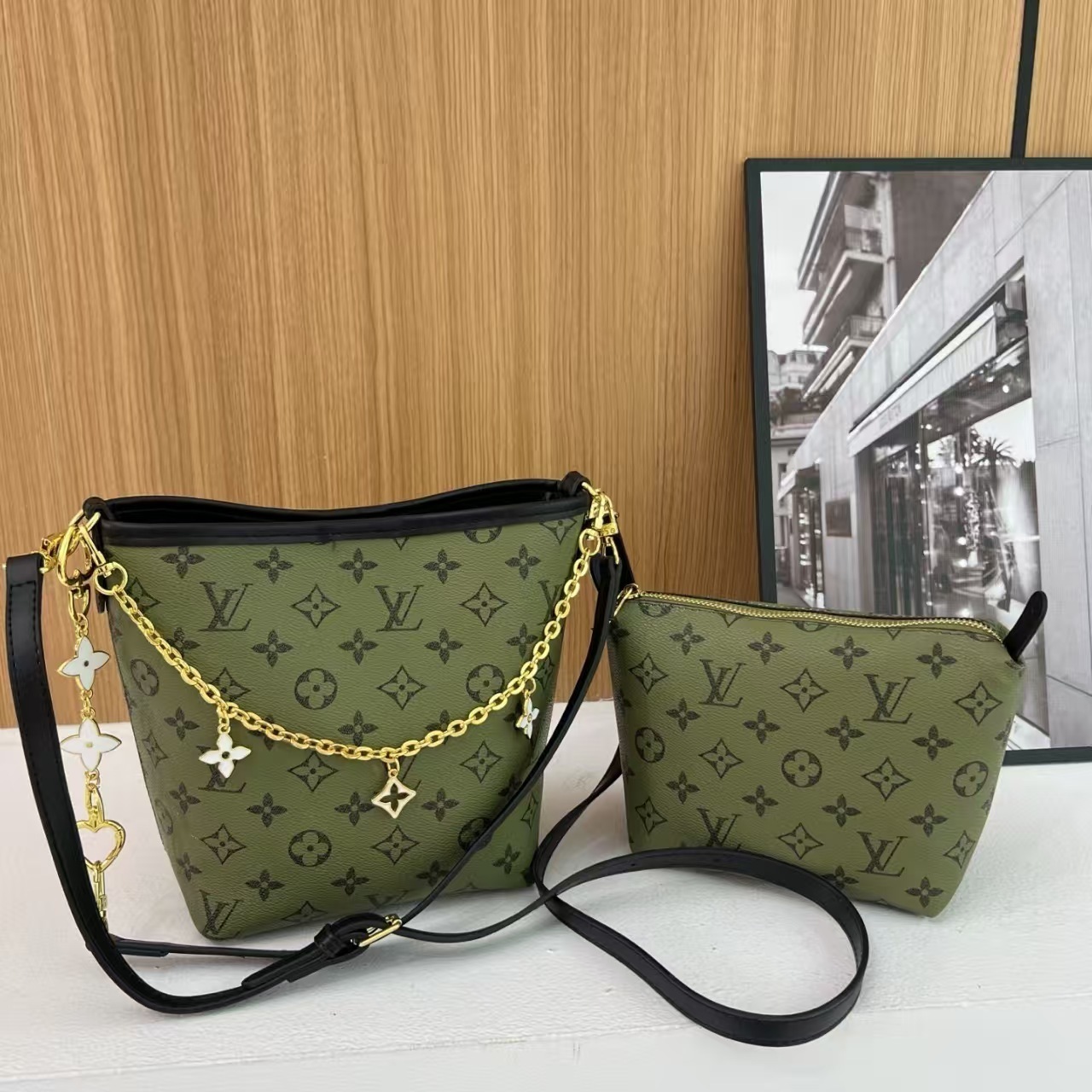 1817-￥| 29.68$LV gallery