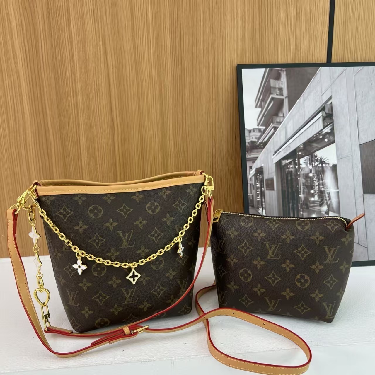 1817-￥| 29.68$LV gallery