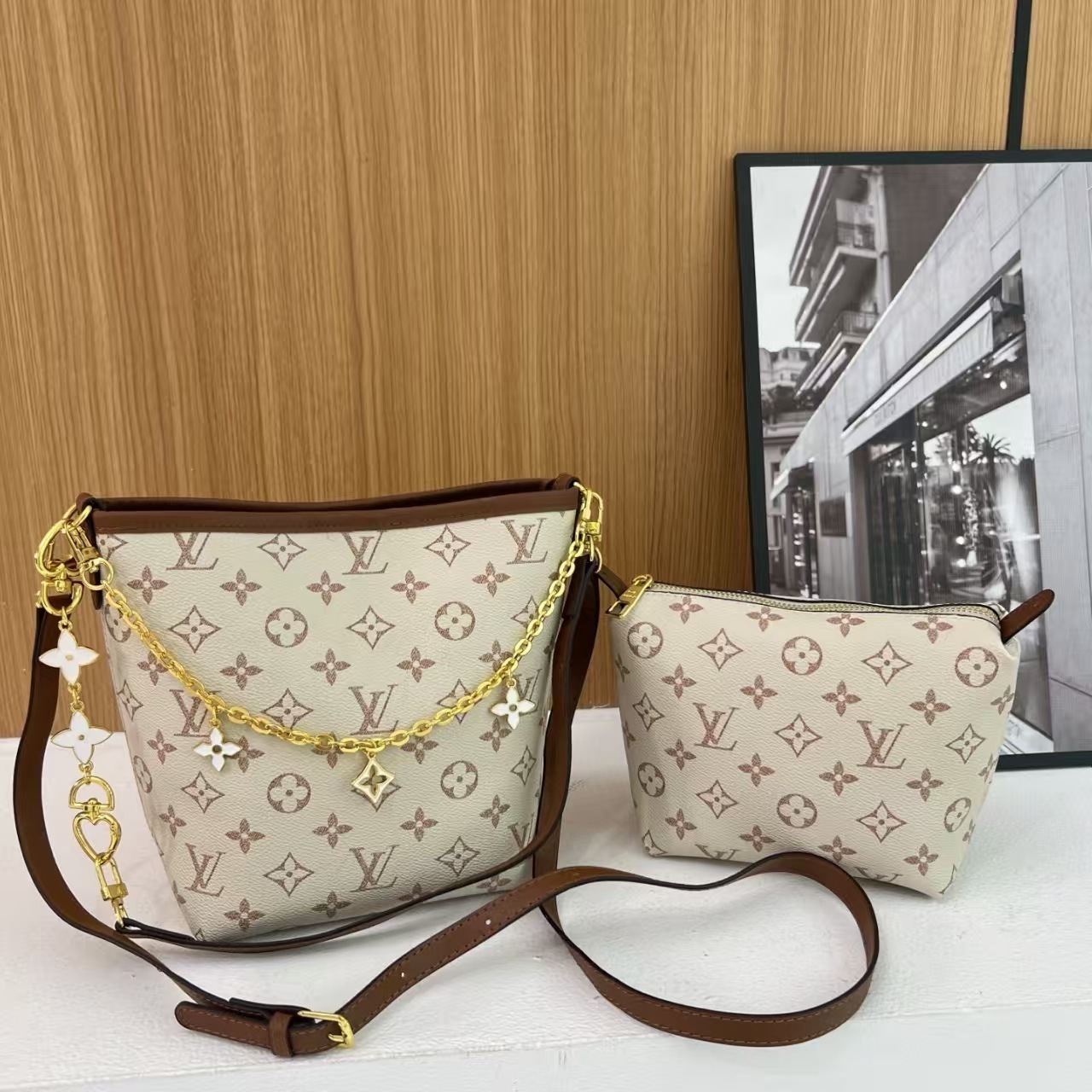 1817-￥| 29.68$LV gallery
