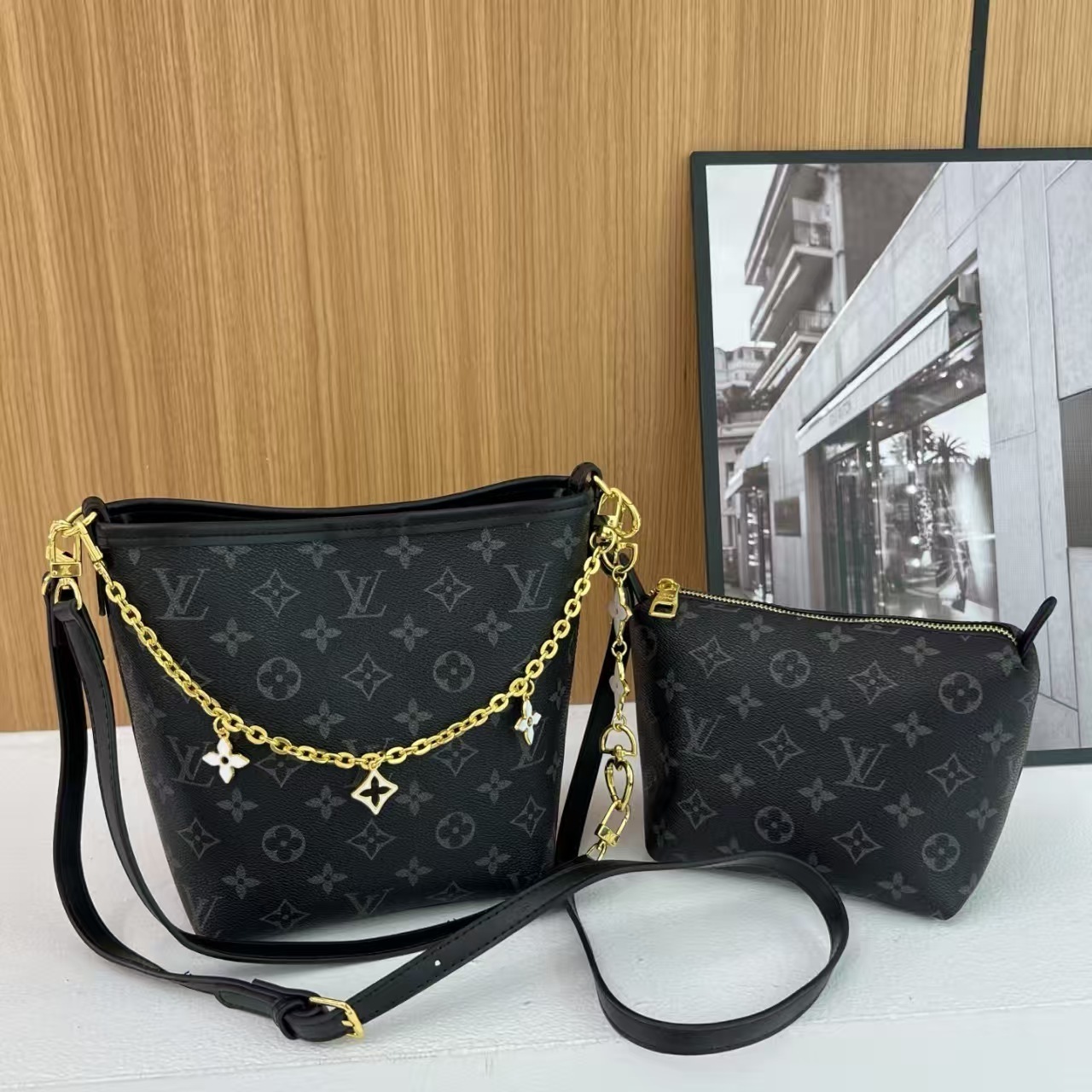 1817-￥| 29.68$LV gallery