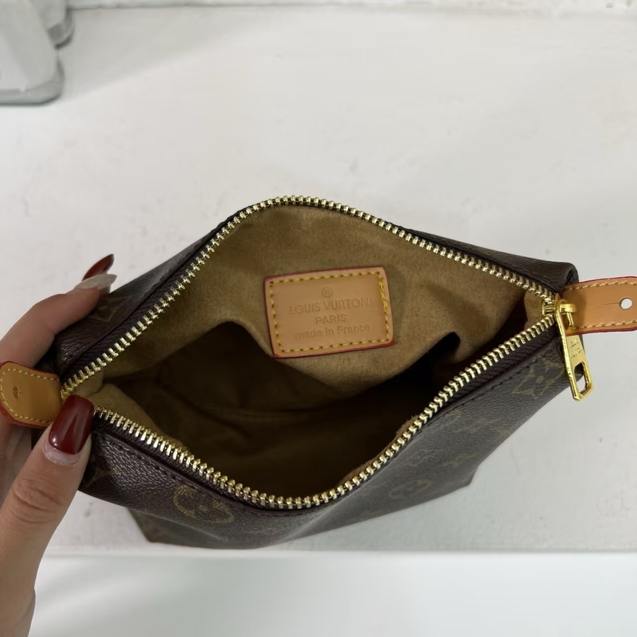 1817-￥| 29.68$LV gallery