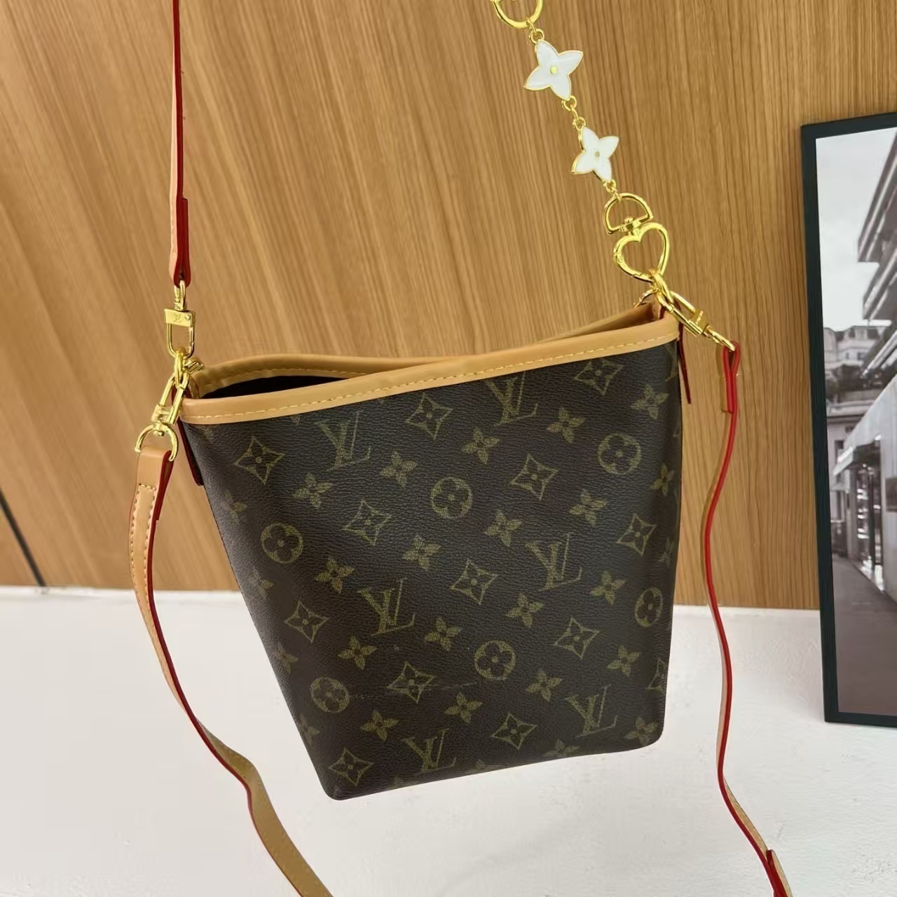 1817-￥| 29.68$LV gallery