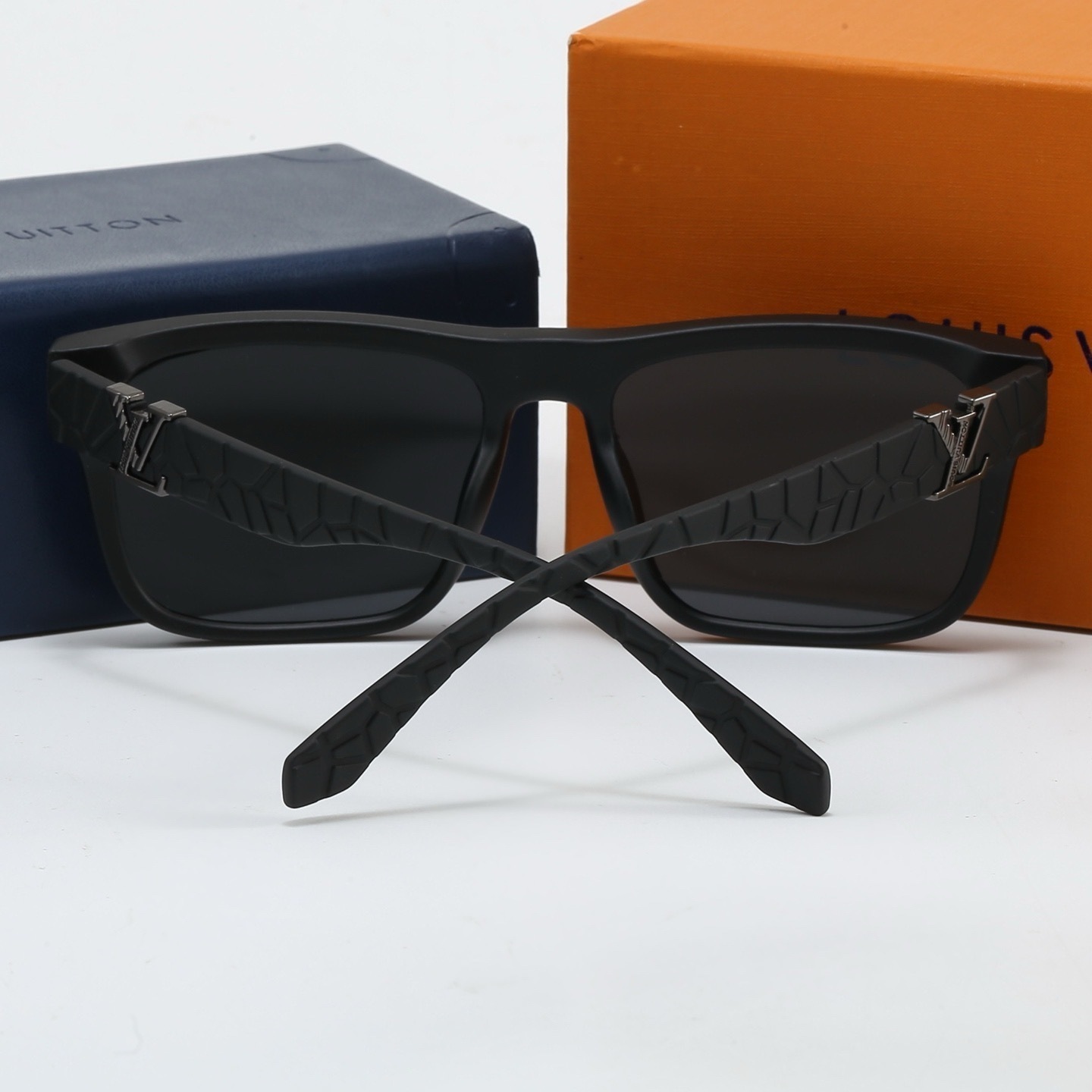 1830-￥| 21.22$LV gallery