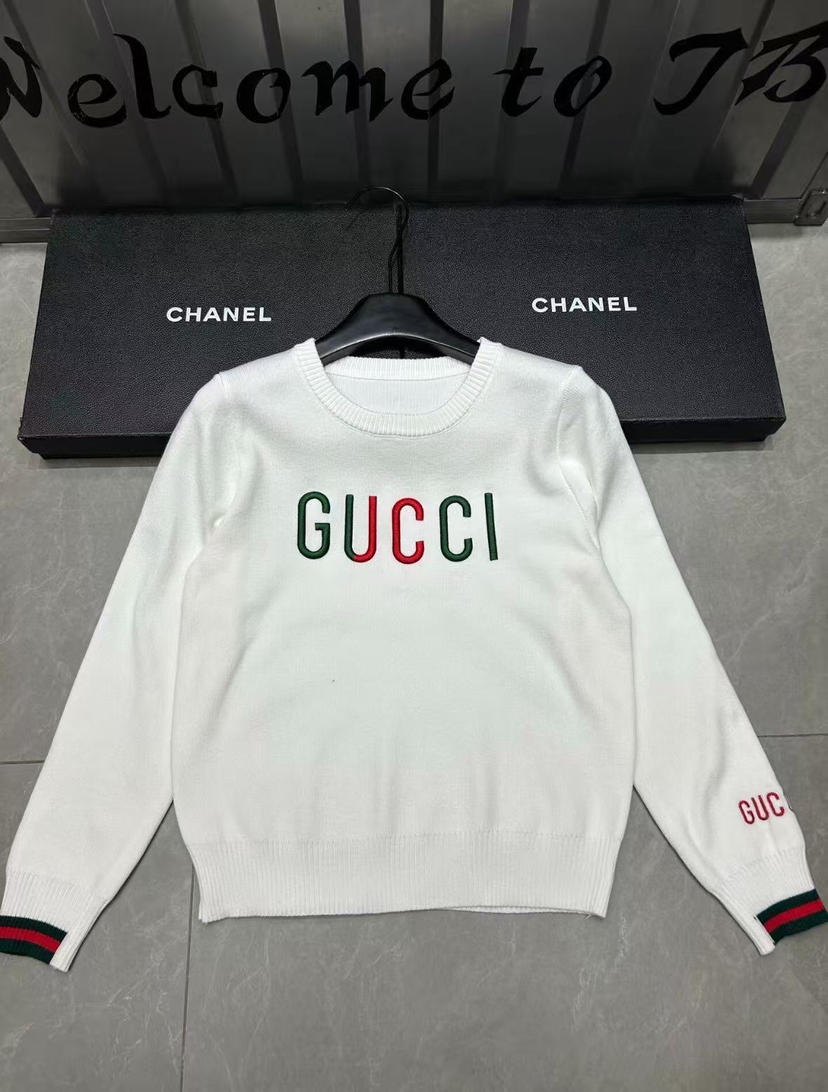 WT1608   $39.99   GU gallery