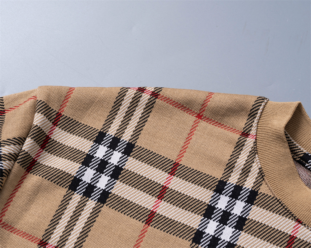 AA89-1   Burberry   5525082#T-shirt gallery