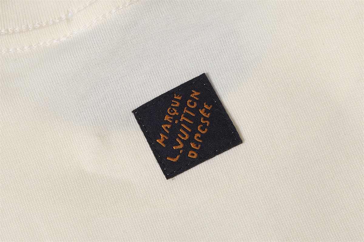 AA98-1-AA98-2  LV  658940# T-shirt gallery