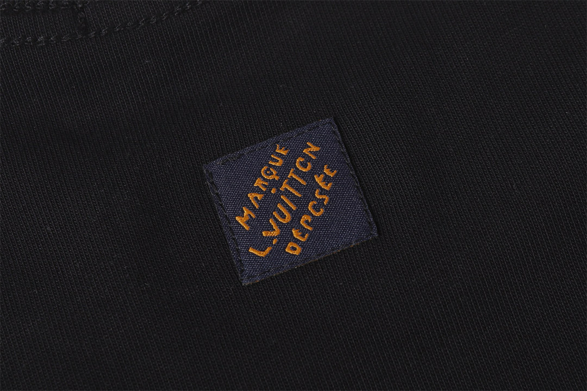 AA98-1-AA98-2  LV  658940# T-shirt gallery