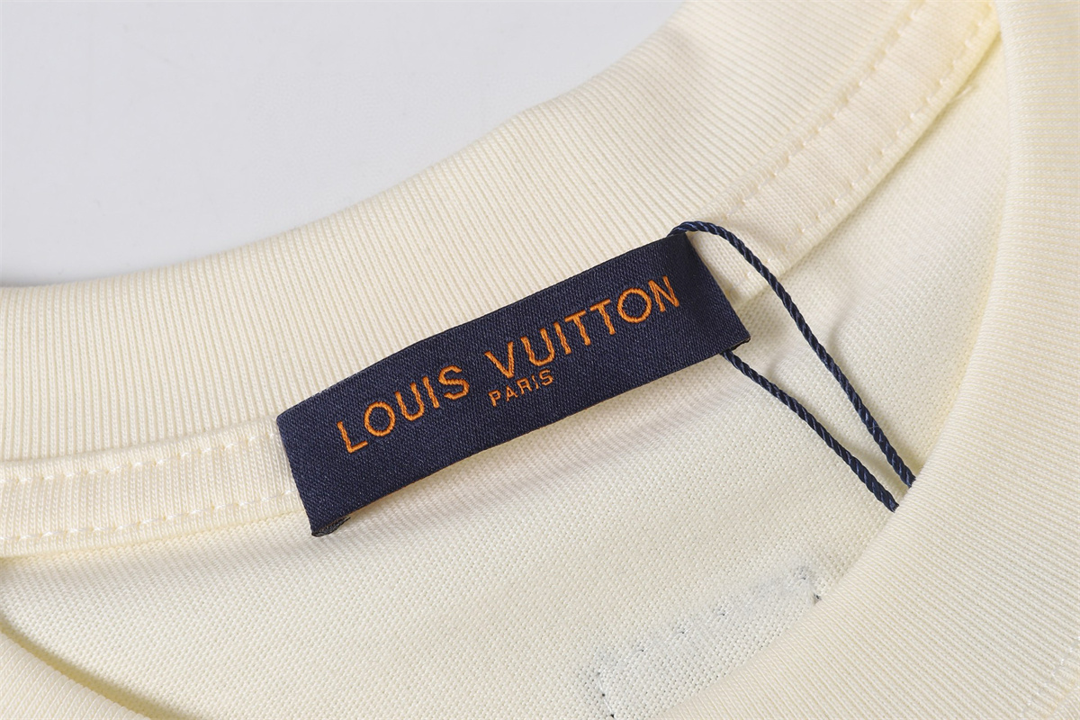 AA98-1-AA98-2  LV  658940# T-shirt gallery