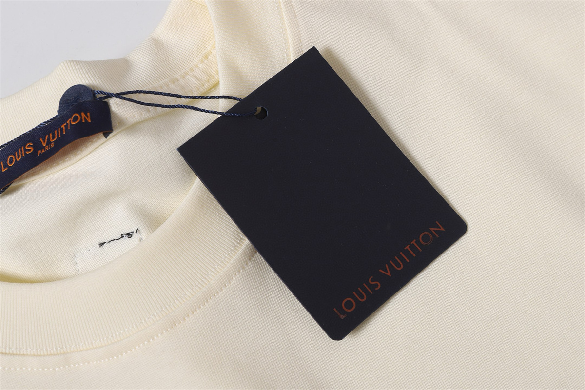 AA98-1-AA98-2  LV  658940# T-shirt gallery