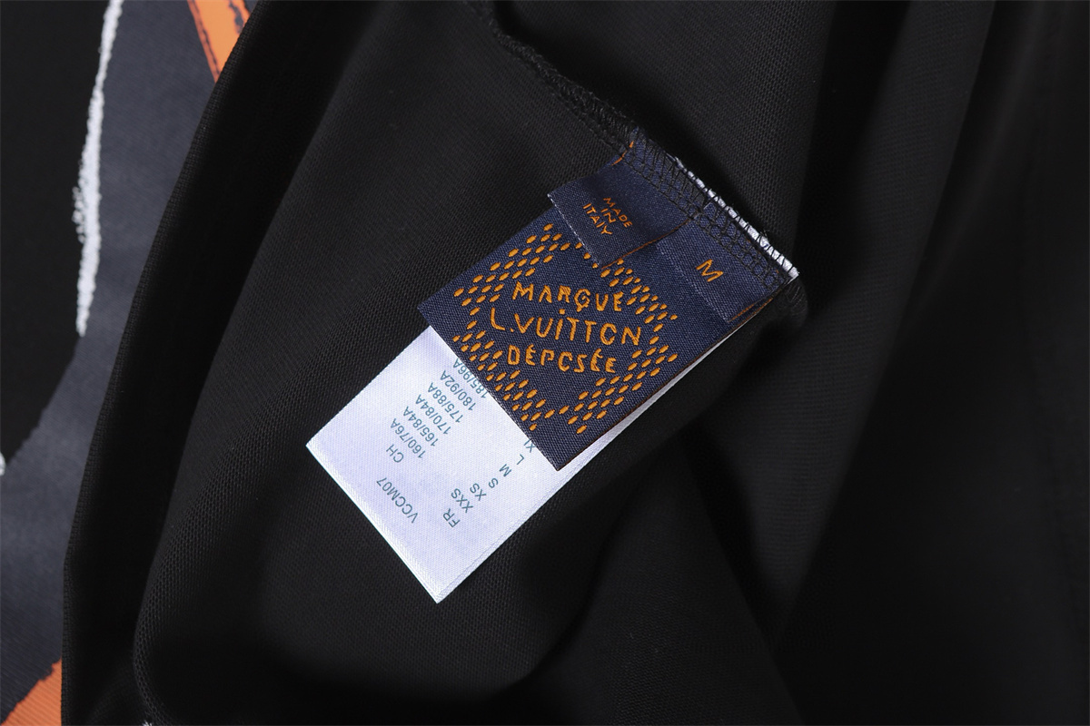 AA98-1-AA98-2  LV  658940# T-shirt gallery