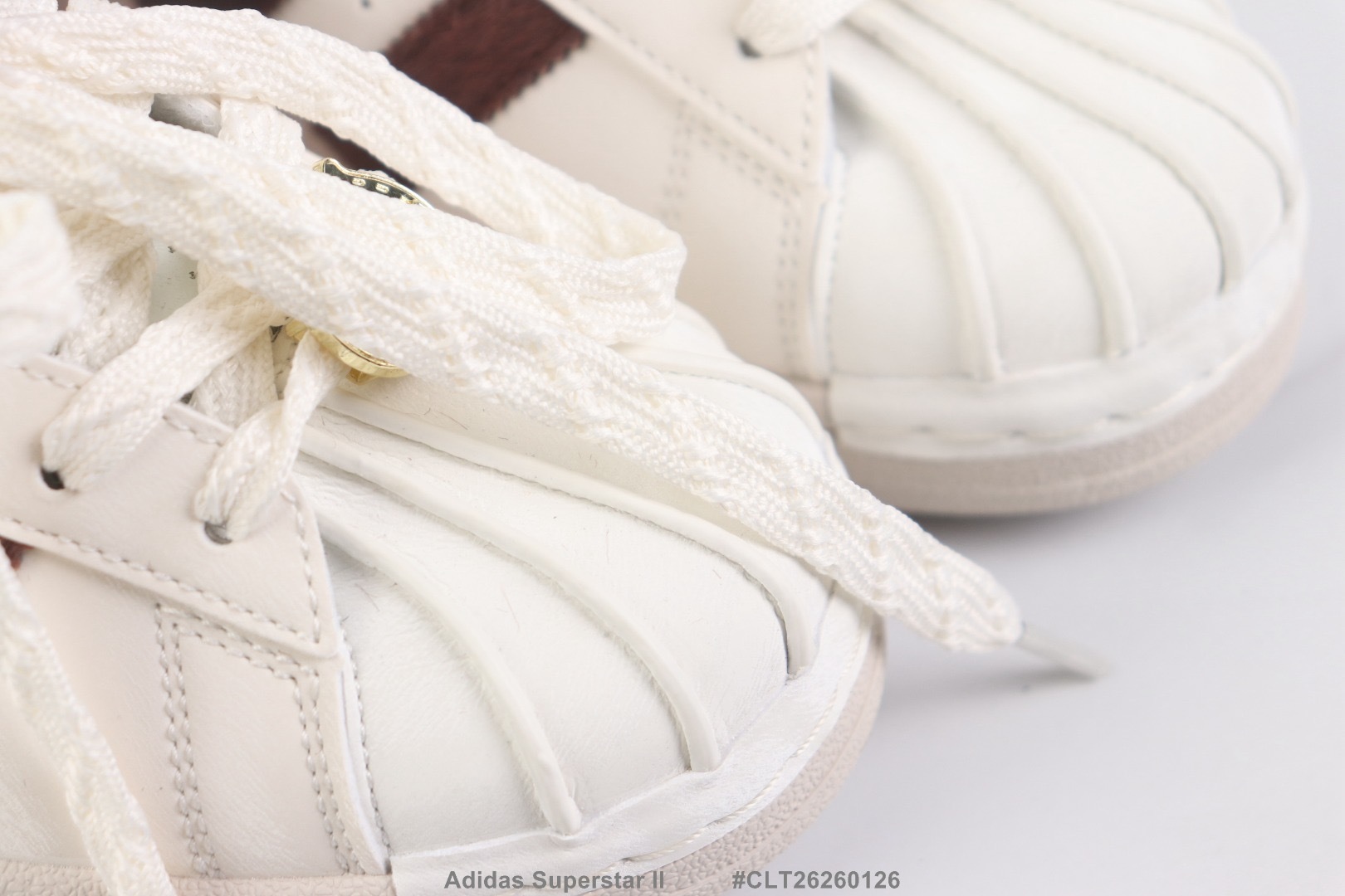 AH3-1  Adidas Superstar gallery