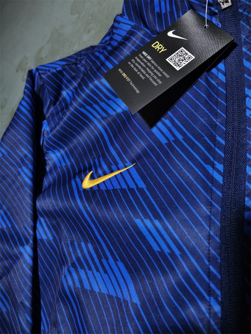 GG79-1   NIKE gallery