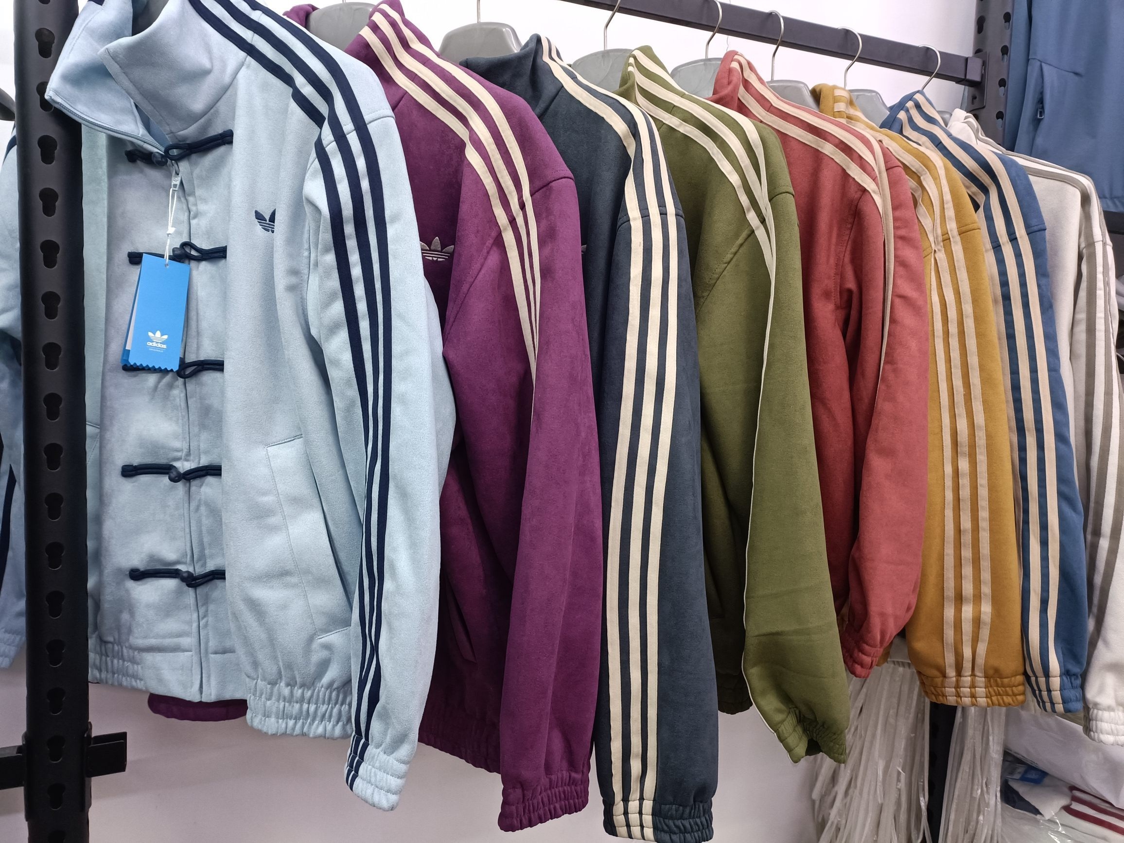 GG82-1-GG82-9  Adidas gallery