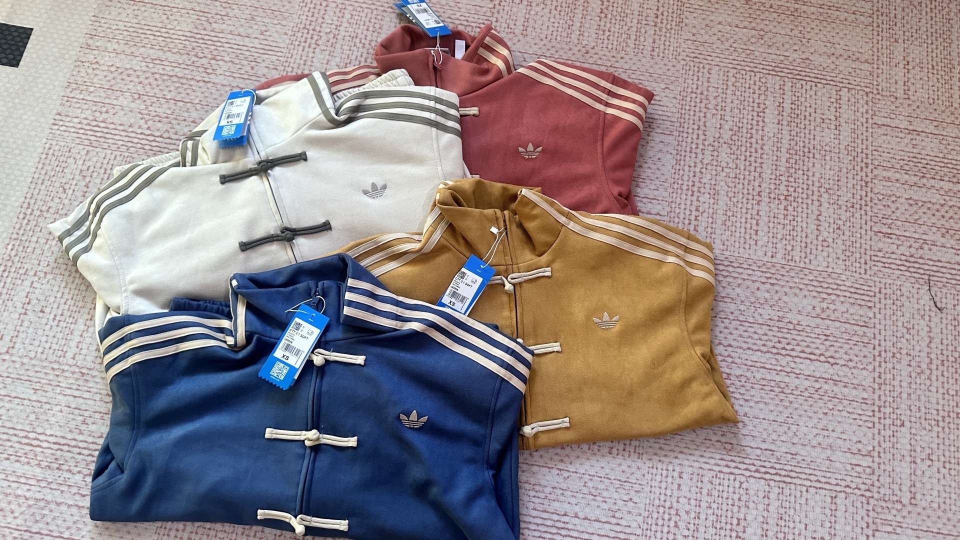 GG82-1-GG82-9  Adidas gallery