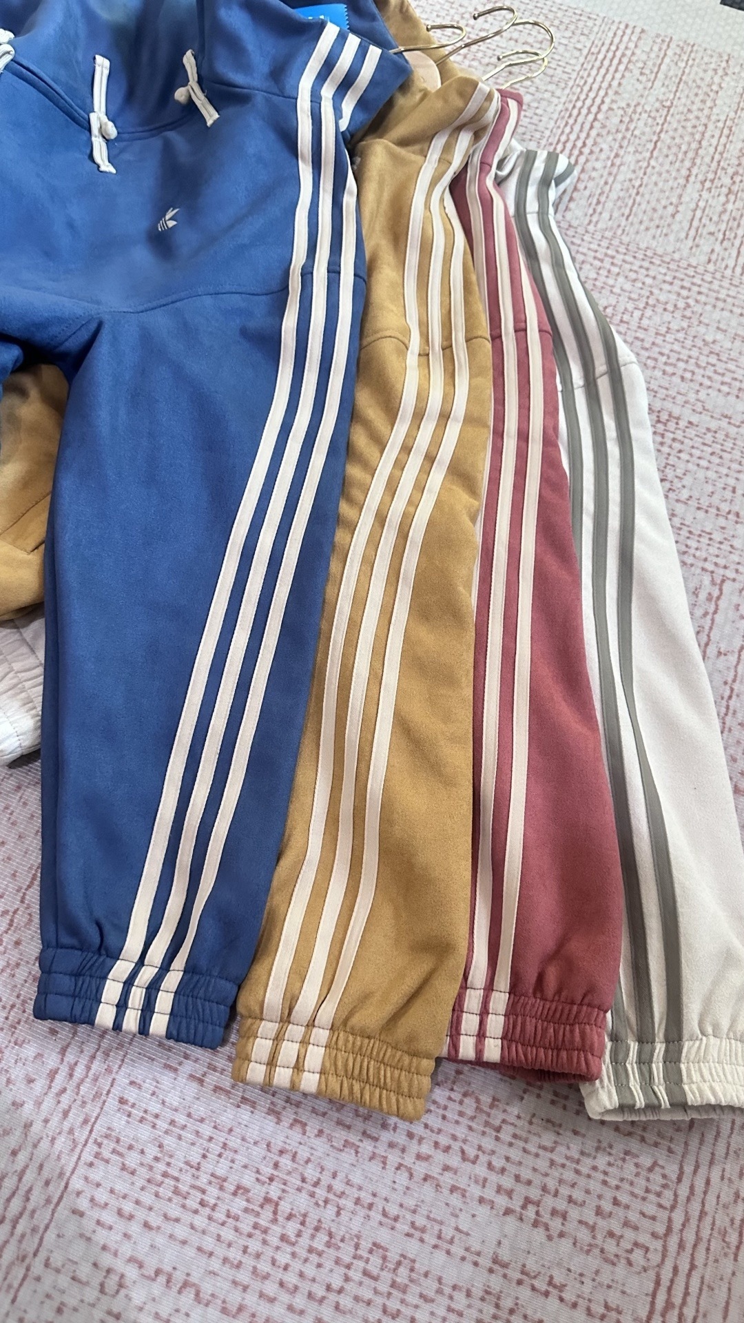 GG82-1-GG82-9  Adidas gallery