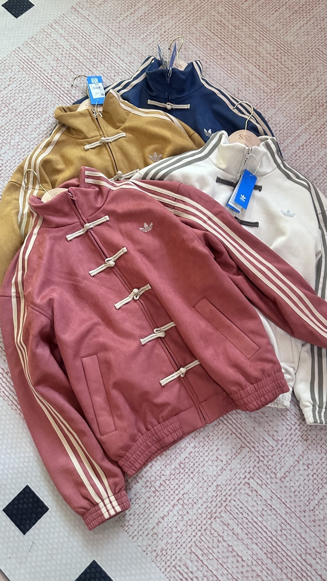 GG82-1-GG82-9  Adidas gallery