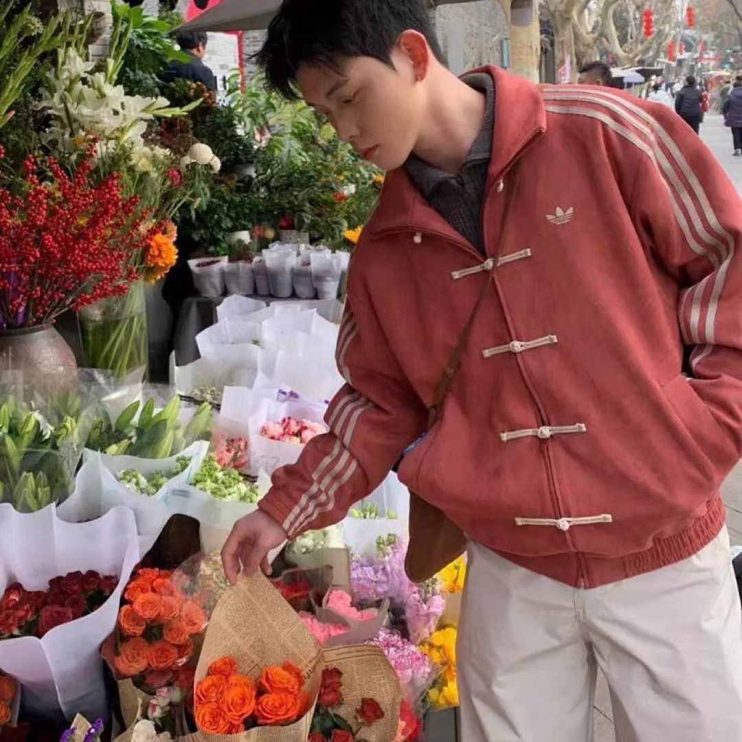 GG82-1-GG82-9  Adidas gallery