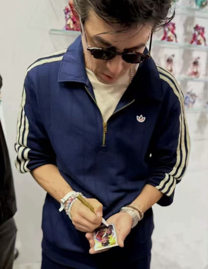 GG83-1  Adidas   hoodie gallery