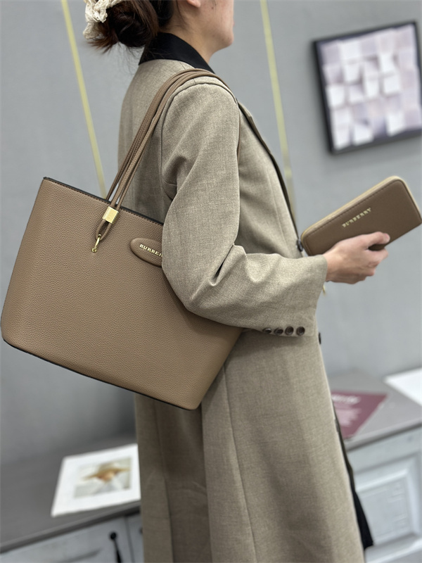 KK28-1-KK28-9  BURBERRY  8818#Bag gallery