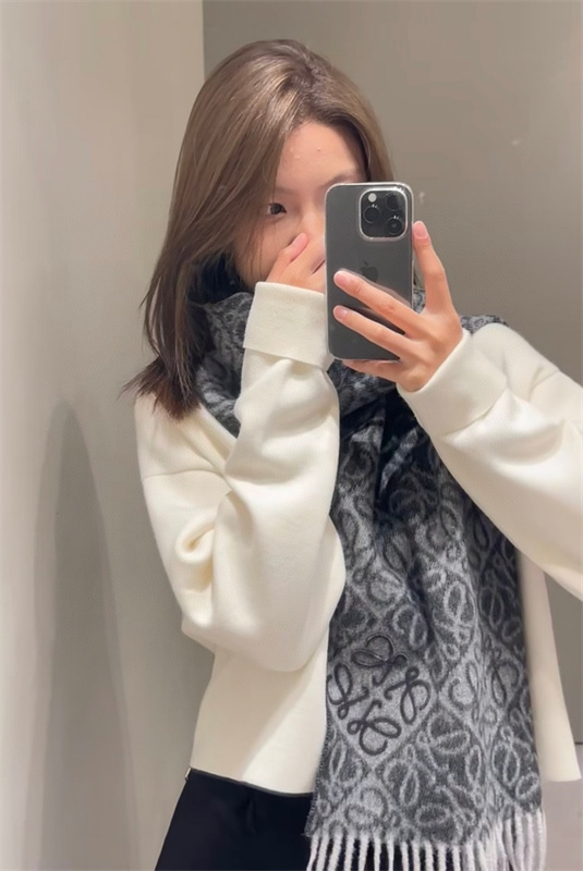 WJ7-1-WJ7-3   LOEWE gallery