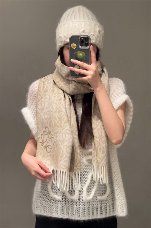 WJ7-1-WJ7-3   LOEWE gallery