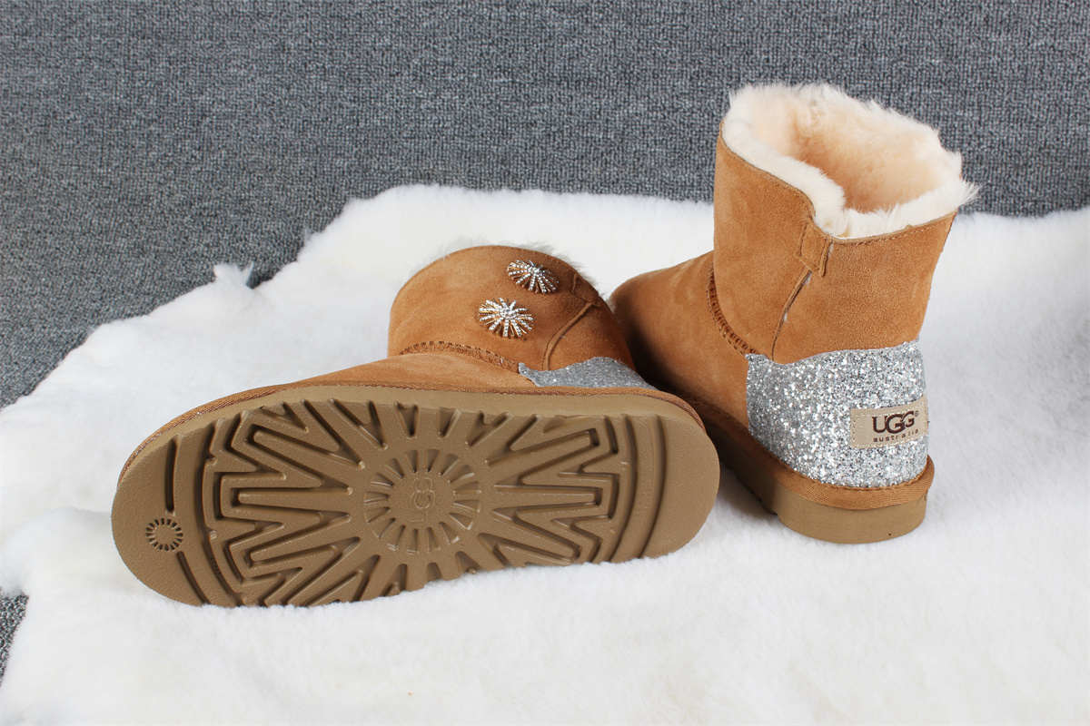 XL12-1-XL12-4   UGG   8891 gallery