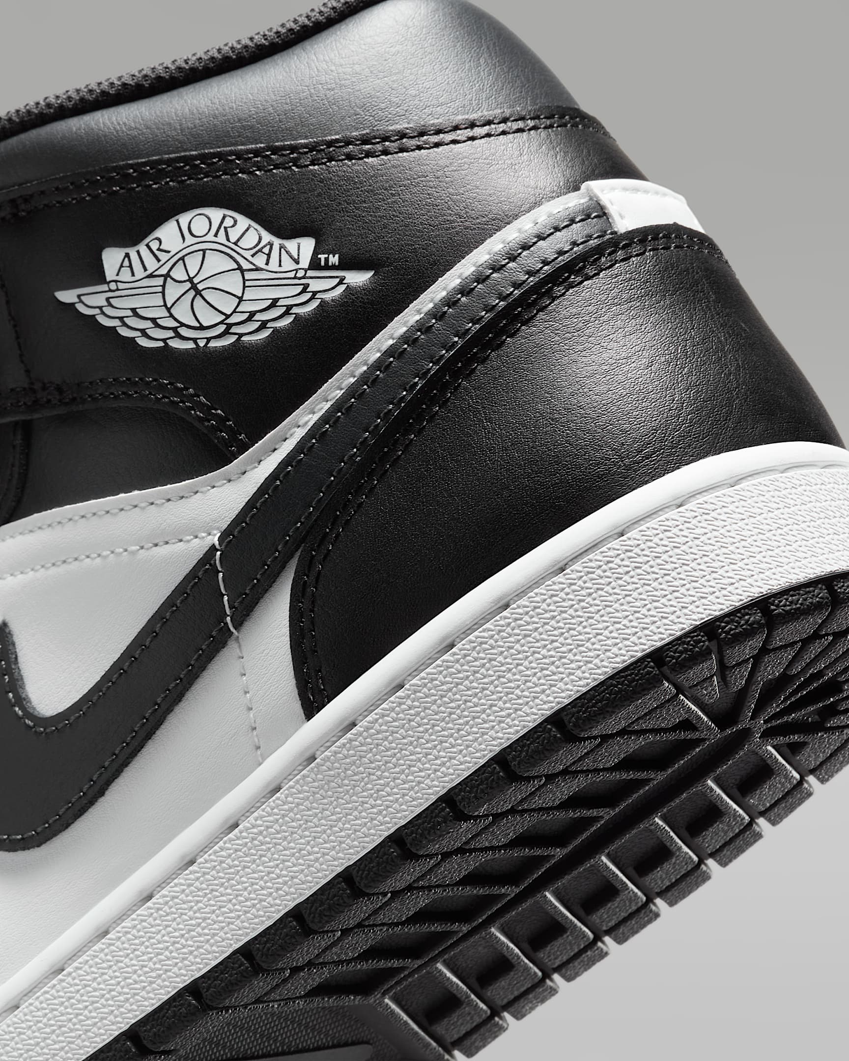 $ 29.99 Air Jordan 1 Mid b-w X4172 gallery