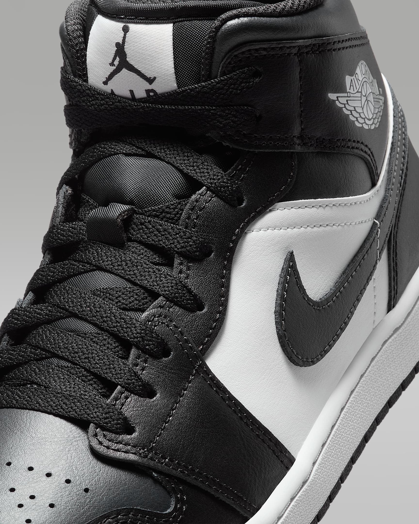 $ 29.99 Air Jordan 1 Mid b-w X4172 gallery