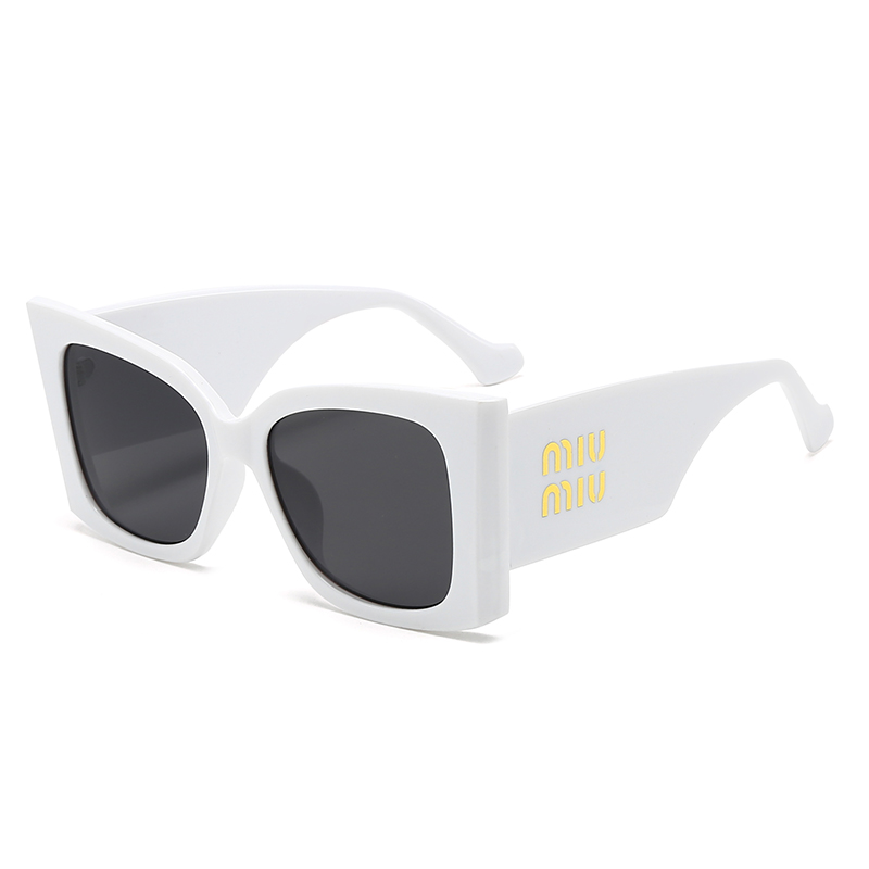 $14.99 MIUMIU X5937 gallery