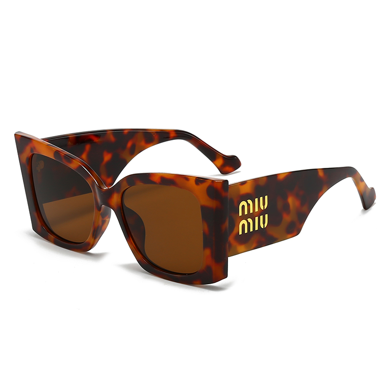 $14.99 MIUMIU X5937 gallery