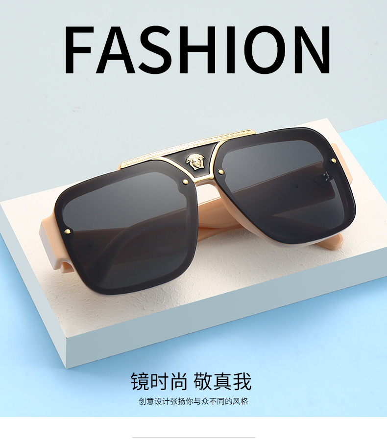 $14.99 Versace X5896 gallery