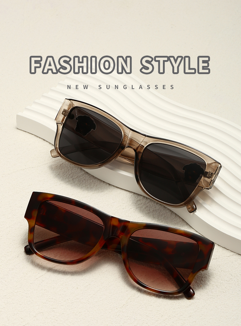$14.99 Versace X5938 gallery
