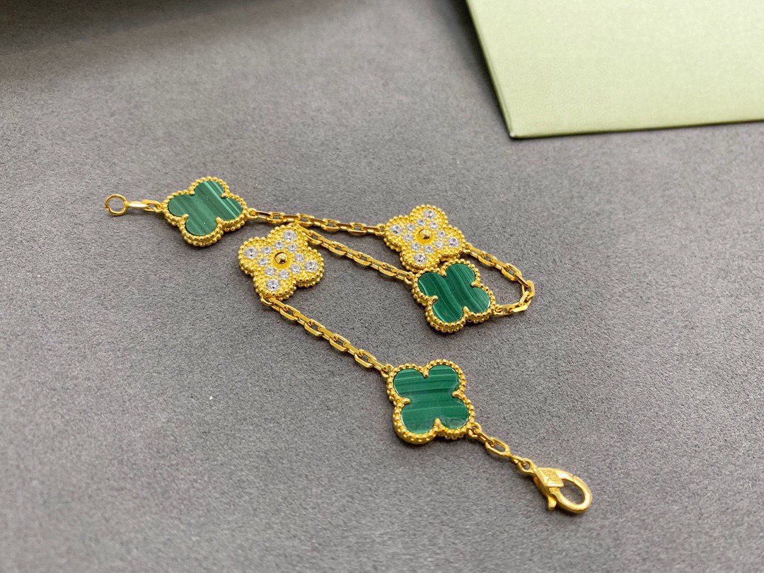 $14.99-Van Cleef & Arpels-X6348 gallery