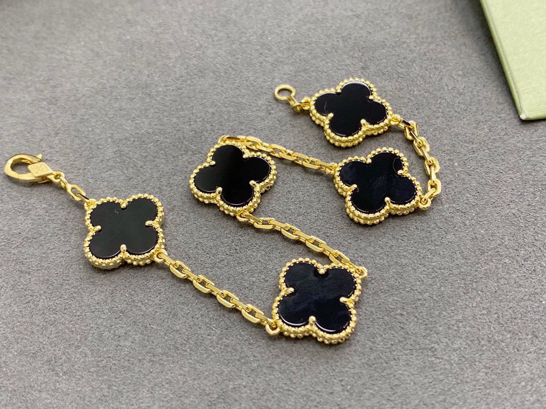 $14.99-Van Cleef & Arpels-X6348 gallery