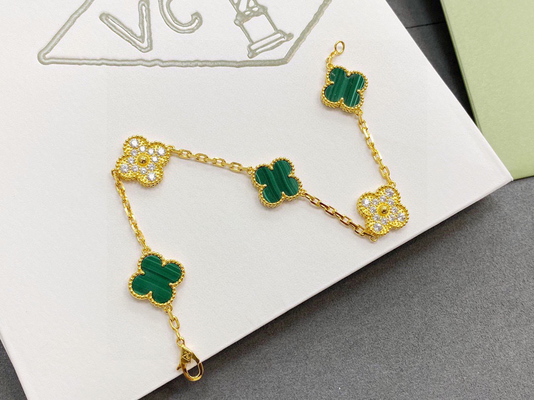 $14.99-Van Cleef & Arpels-X6348 gallery