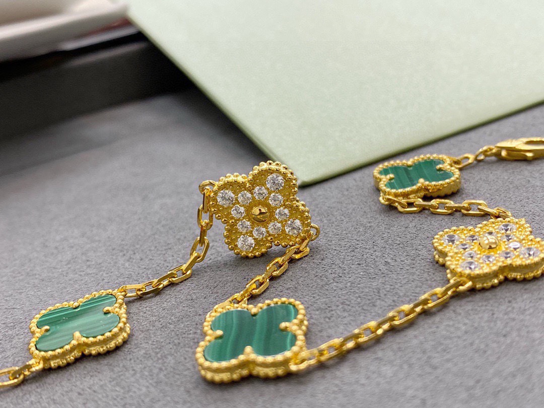$14.99-Van Cleef & Arpels-X6348 gallery