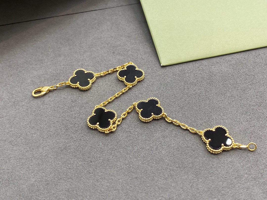 $14.99-Van Cleef & Arpels-X6348 gallery