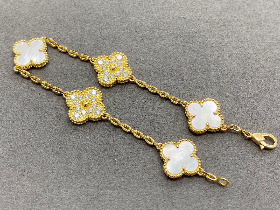 $14.99-Van Cleef & Arpels-X6348 gallery