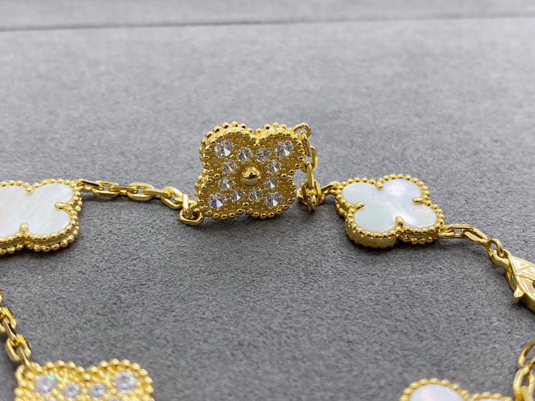 $14.99-Van Cleef & Arpels-X6348 gallery