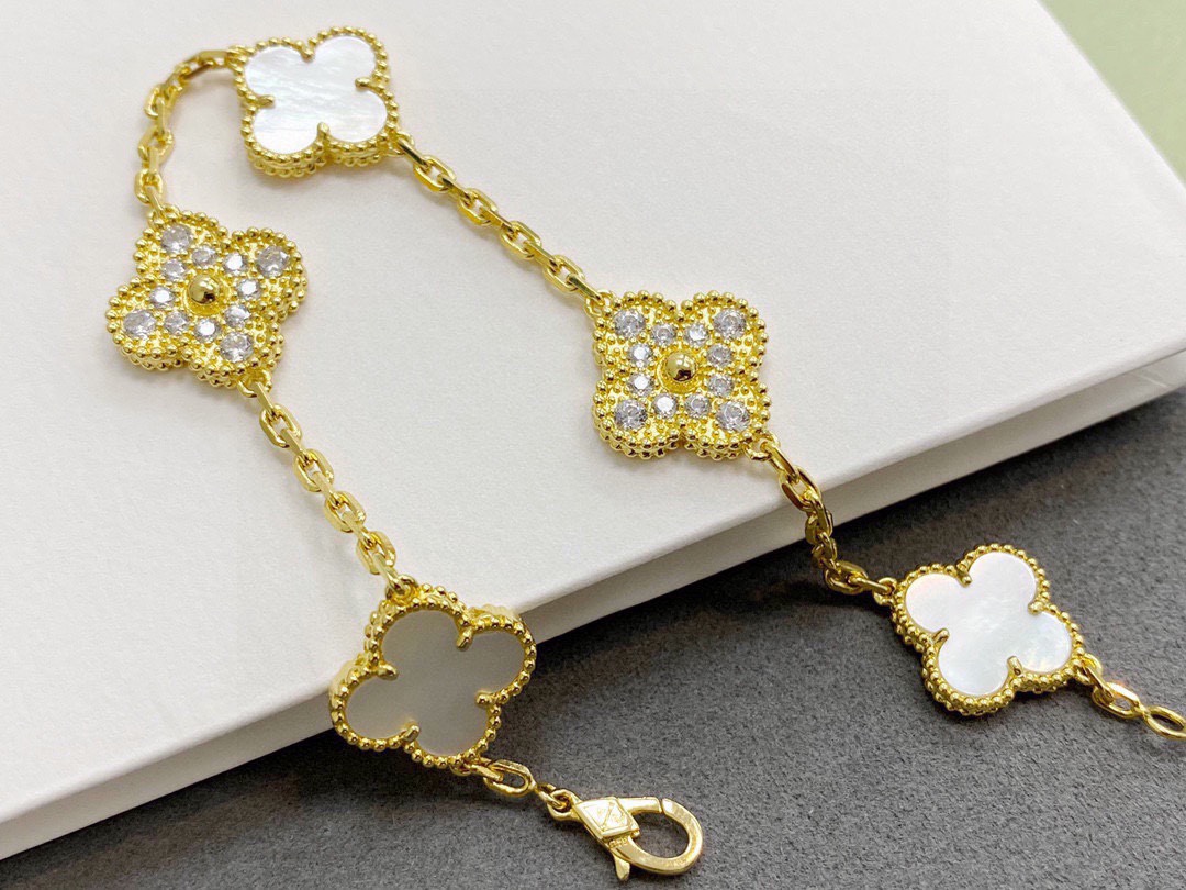 $14.99-Van Cleef & Arpels-X6348 gallery