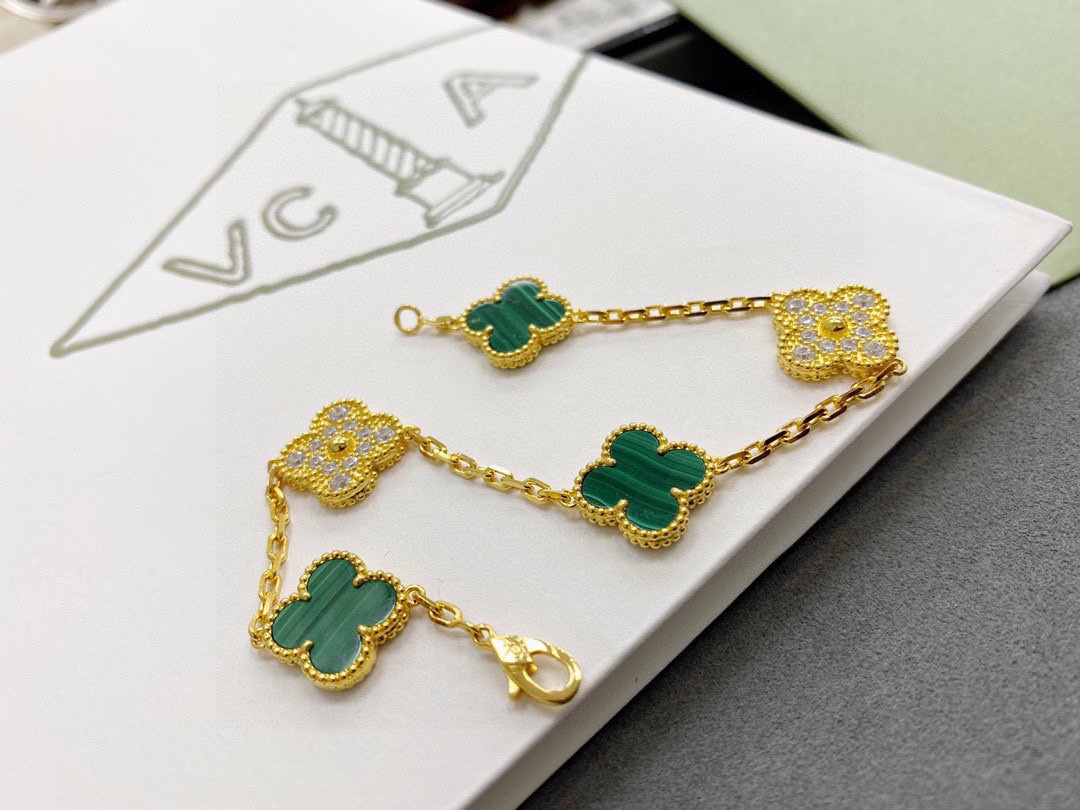$14.99-Van Cleef & Arpels-X6348 gallery