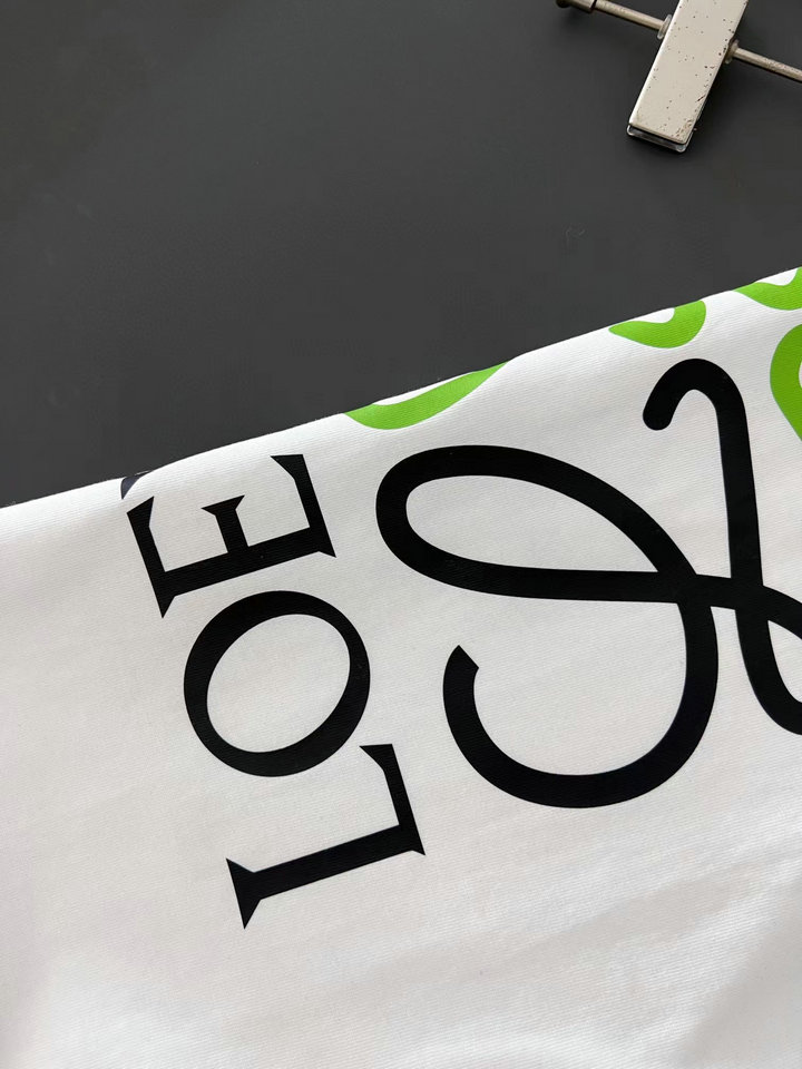 $15.99 LOEWE X5881 gallery