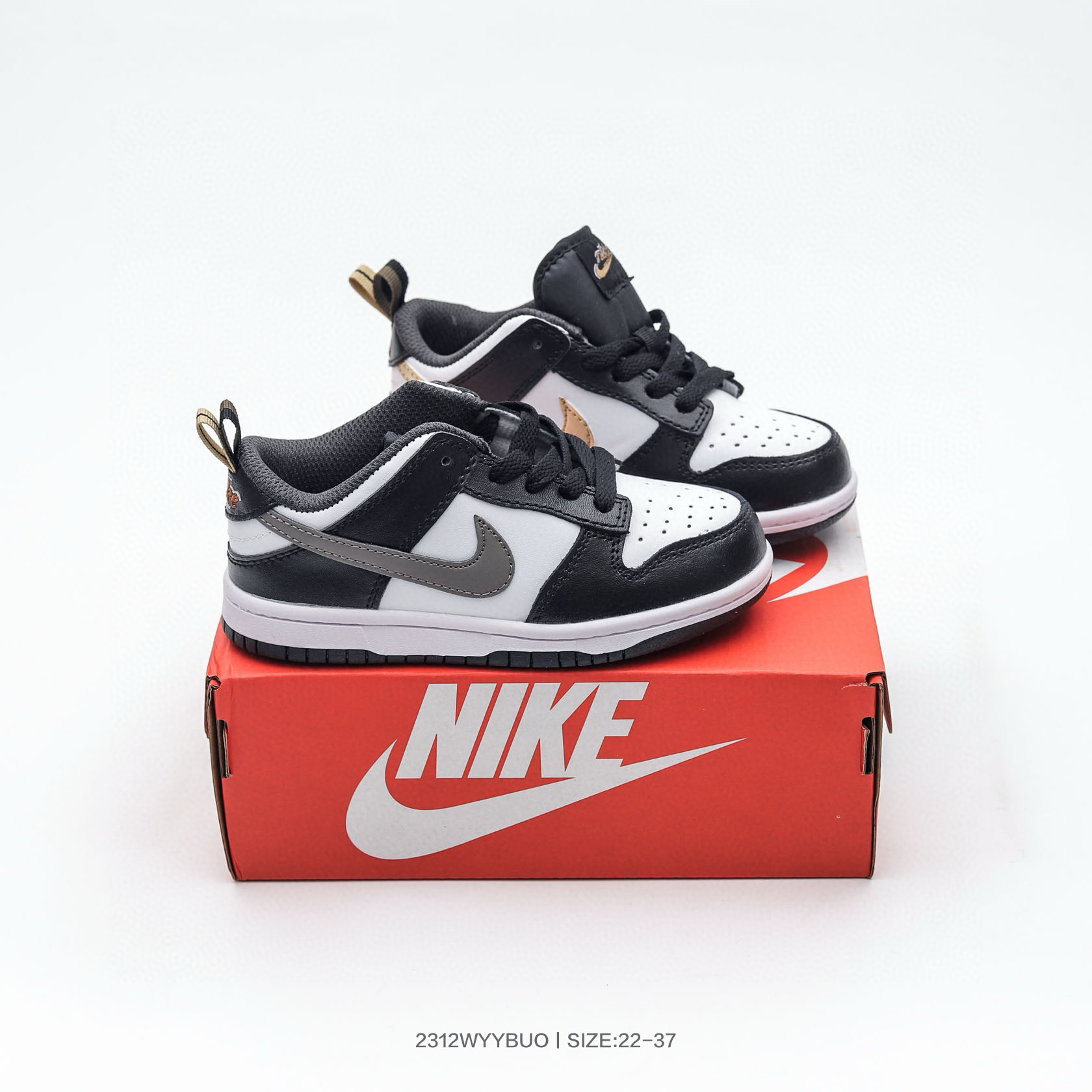 $19.99 Nike dunk SB sneakers X5854 gallery