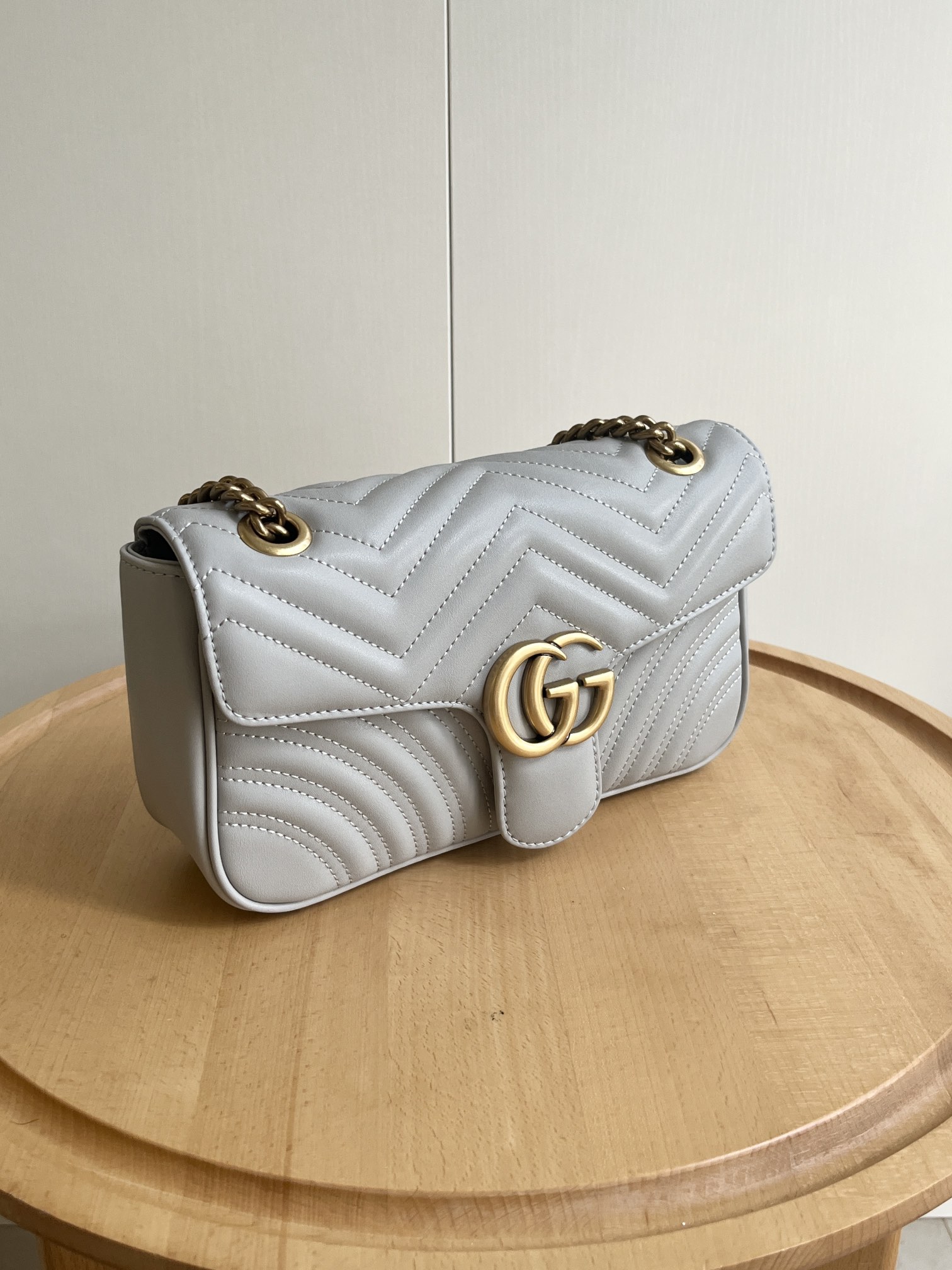 $25.99 GUCCI 443497 X2319 gallery